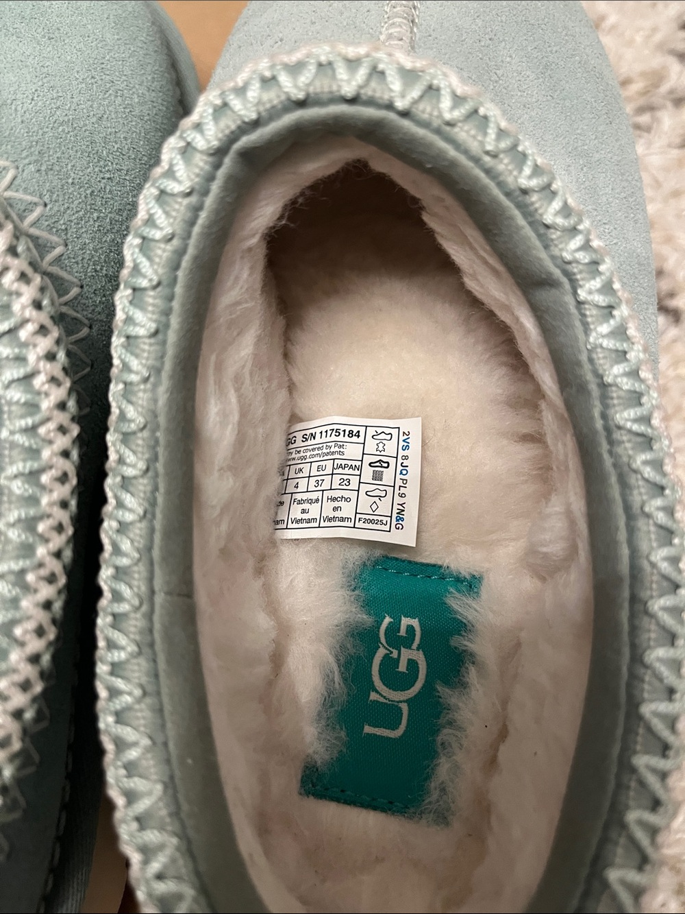 UGG Women's Tasman Meadow Suede Evolution Clog Slippers. US size 6. New in box. - Picture 4 of 8